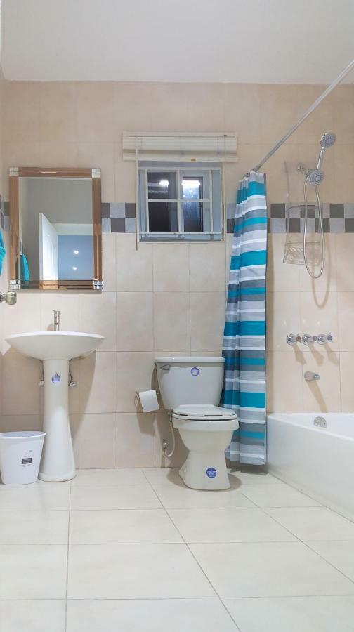 Donhead New Kingston Apt 5 Экстерьер фото